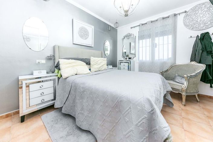 Image No.18-3 Bed Townhouse for sale