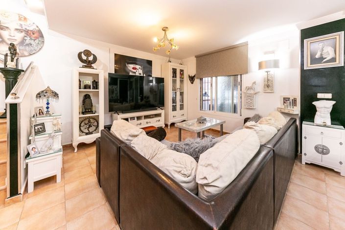 Image No.8-3 Bed Townhouse for sale