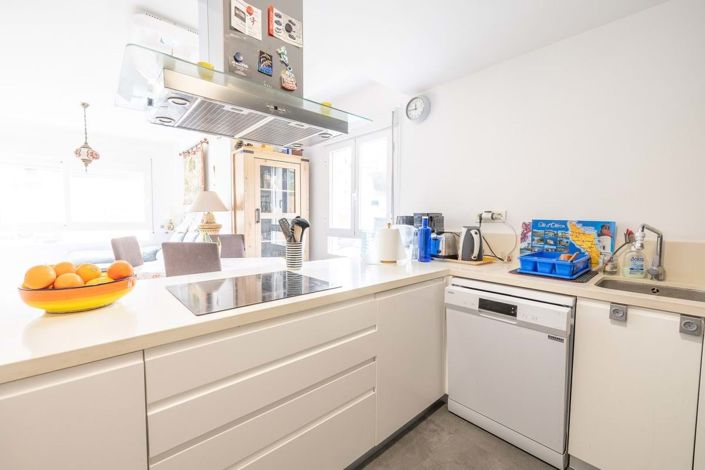 Image No.6-3 Bed Apartment for sale