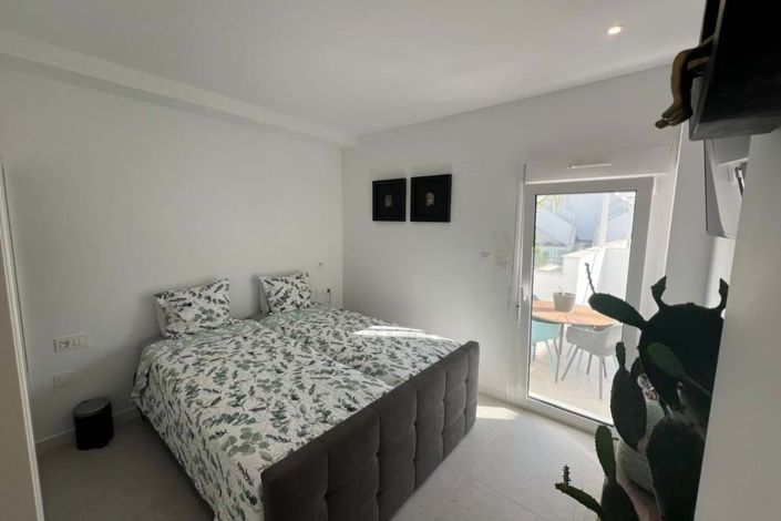 Image No.10-2 Bed Apartment for sale