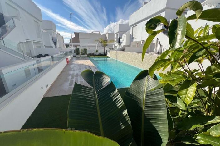 Image No.17-2 Bed Apartment for sale