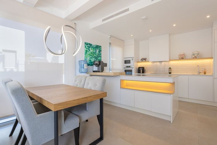 Image No.9-3 Bed Villa for sale