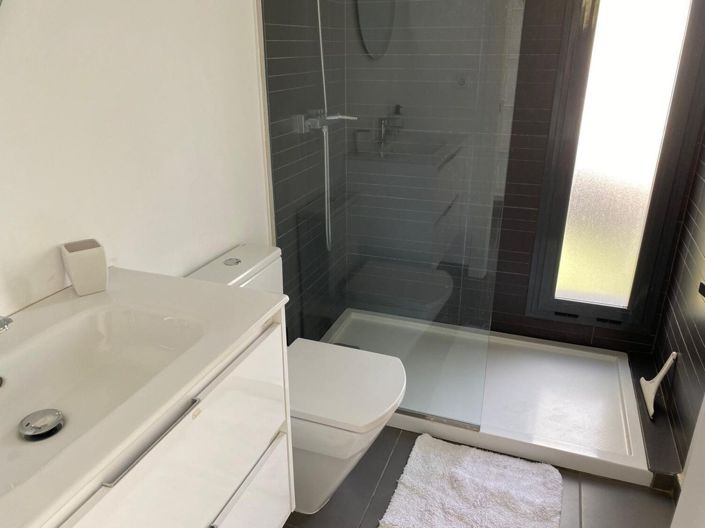 Image No.8-3 Bed Townhouse for sale