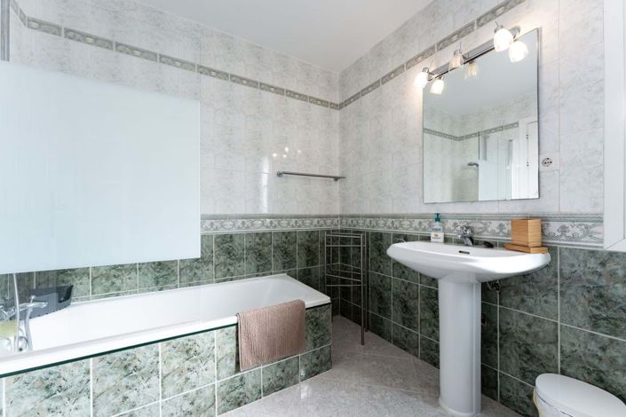 Image No.24-3 Bed Villa for sale