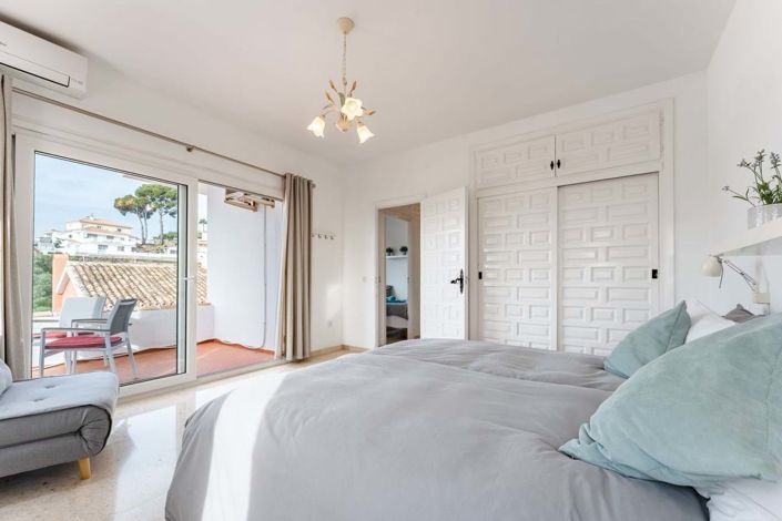 Image No.29-3 Bed Villa for sale