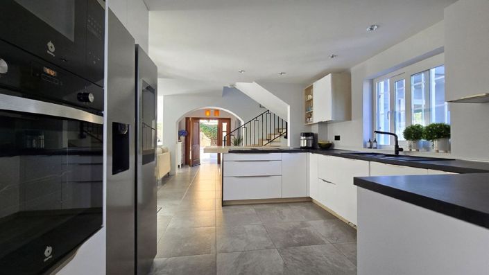 Image No.14-5 Bed Villa for sale