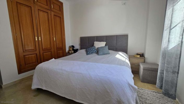 Image No.42-5 Bed Villa for sale