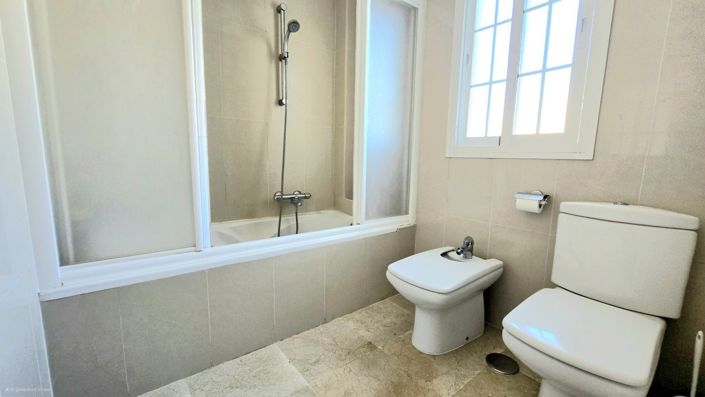 Image No.43-5 Bed Villa for sale