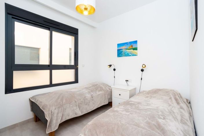 Image No.20-2 Bed Apartment for sale