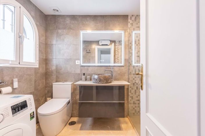 Image No.23-4 Bed Townhouse for sale