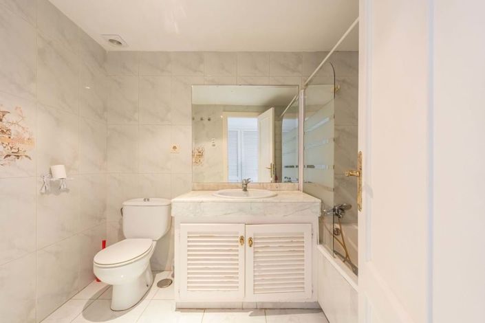 Image No.28-4 Bed Townhouse for sale