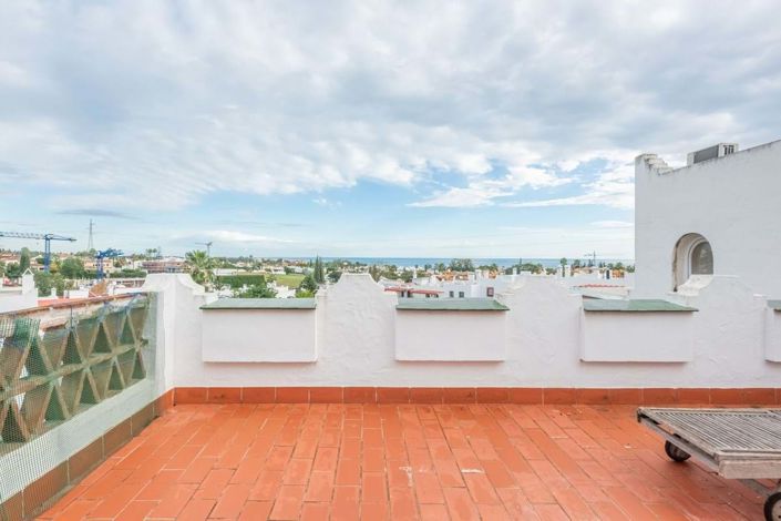 Image No.30-4 Bed Townhouse for sale