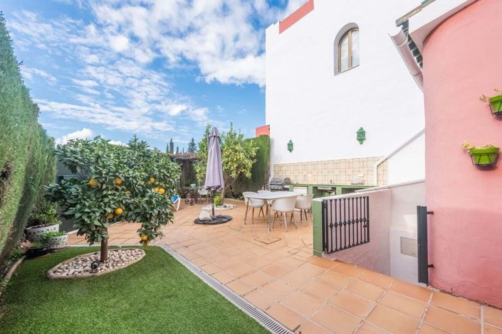 Image No.35-4 Bed Townhouse for sale