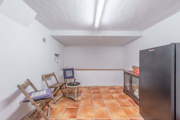 Image No.40-4 Bed Townhouse for sale