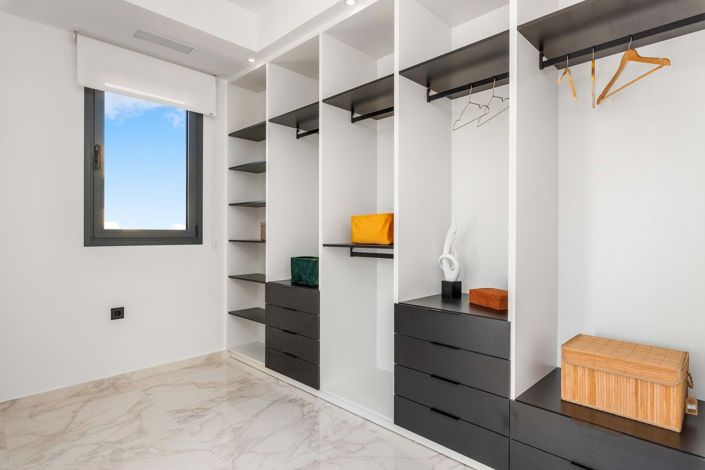 Image No.12-3 Bed Villa for sale