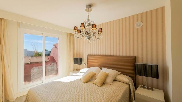 Image No.12-3 Bed Townhouse for sale