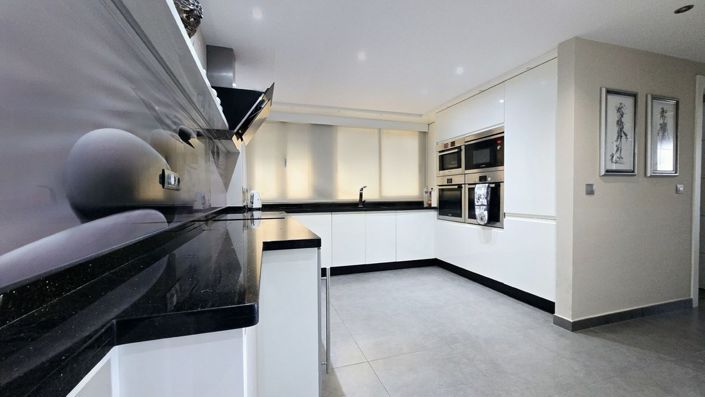 Image No.23-2 Bed Apartment for sale