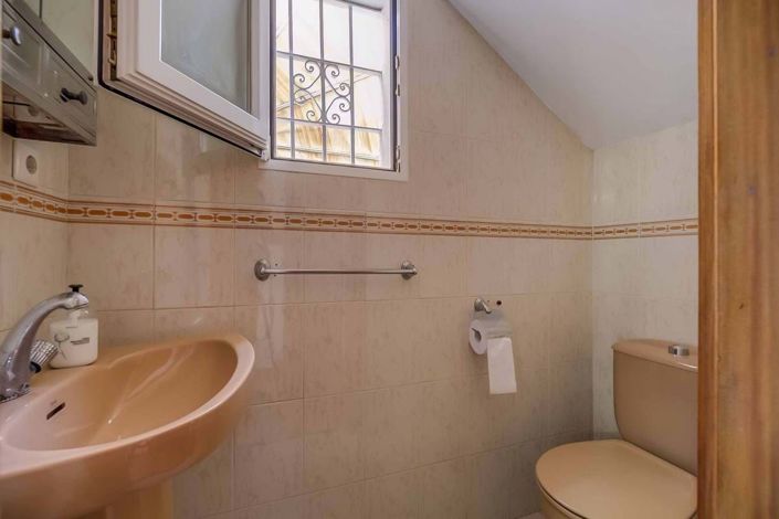 Image No.10-4 Bed Villa for sale