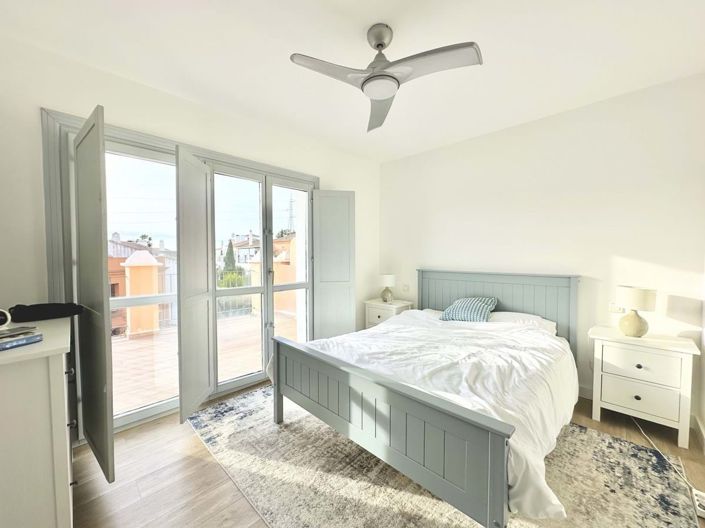 Image No.10-4 Bed Townhouse for sale