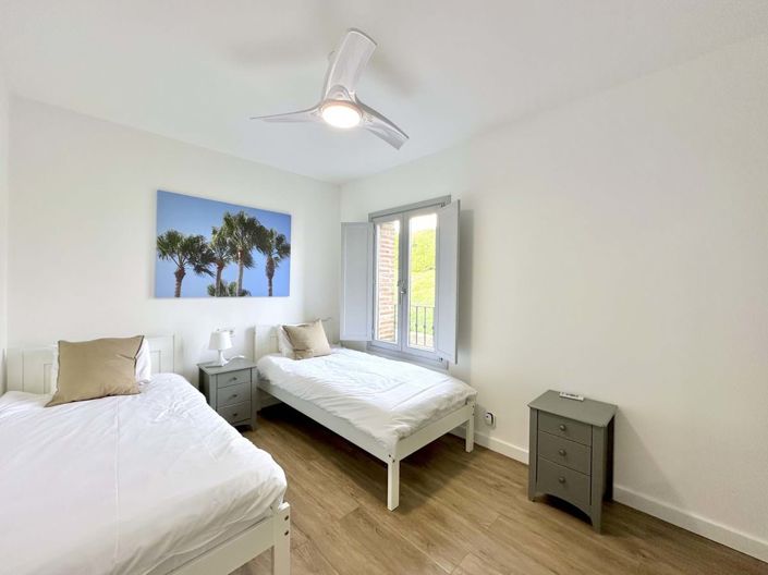 Image No.14-4 Bed Townhouse for sale