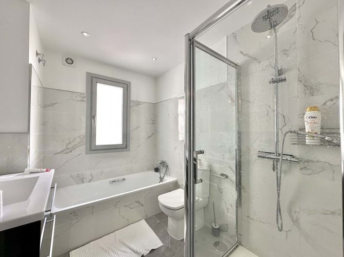 Image No.18-4 Bed Townhouse for sale