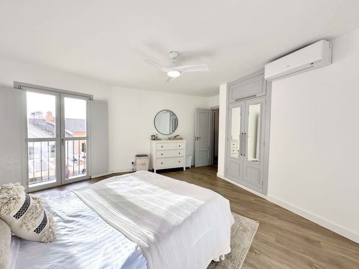 Image No.22-4 Bed Townhouse for sale