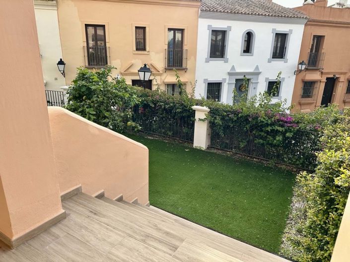 Image No.39-4 Bed Townhouse for sale