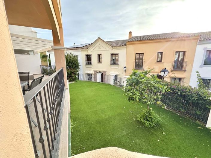 Image No.41-4 Bed Townhouse for sale