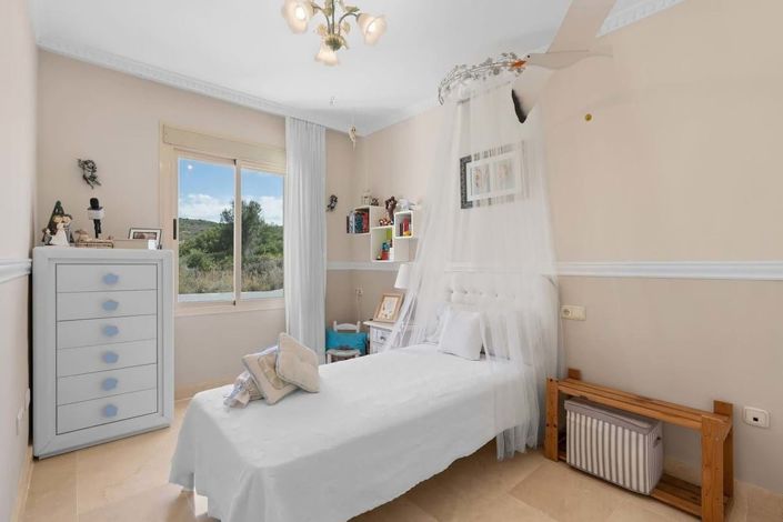 Image No.16-4 Bed Townhouse for sale