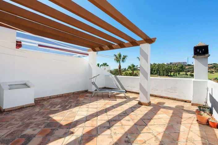 Image No.19-4 Bed Townhouse for sale