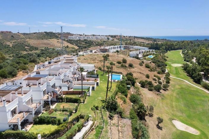 Image No.21-4 Bed Townhouse for sale