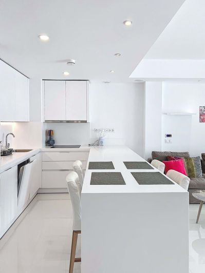 Image No.29-3 Bed Apartment for sale