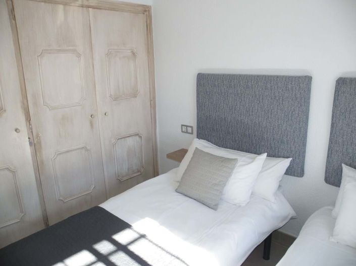 Image No.17-3 Bed Villa for sale