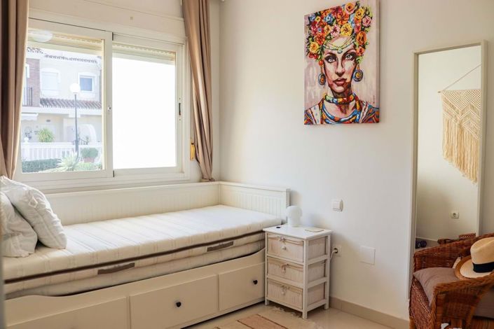 Image No.21-3 Bed Townhouse for sale