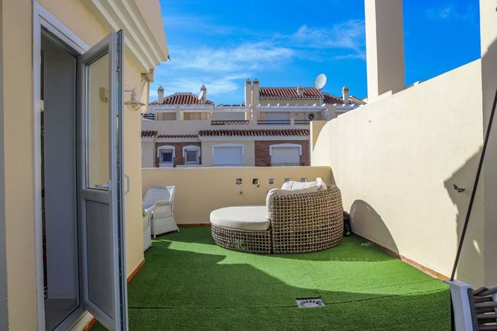 Image No.27-3 Bed Townhouse for sale