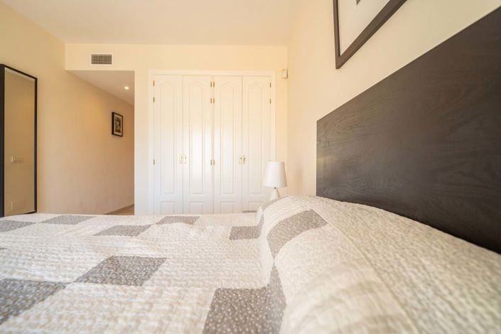 Image No.20-2 Bed Apartment for sale