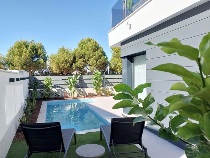 Image No.3-3 Bed Villa for sale