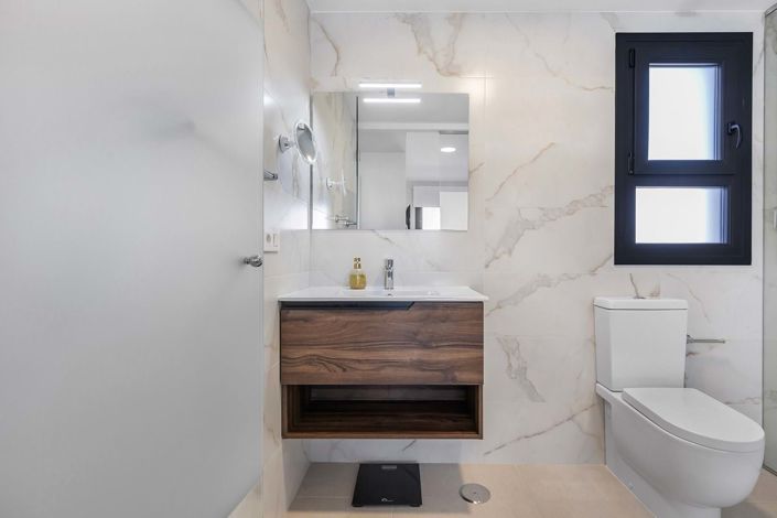 Image No.28-3 Bed Apartment for sale