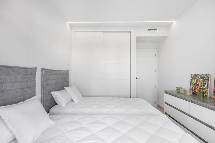 Image No.35-3 Bed Apartment for sale