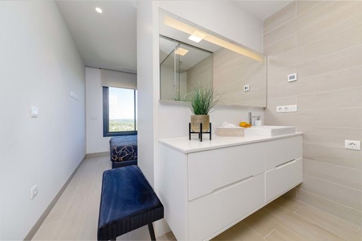 Image No.10-2 Bed Apartment for sale