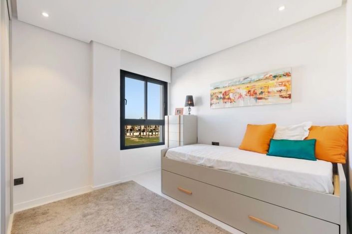 Image No.20-2 Bed Apartment for sale