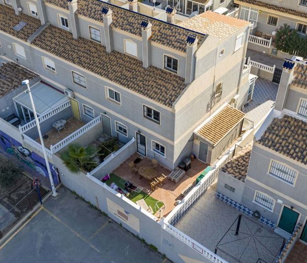 Image No.14-3 Bed Townhouse for sale