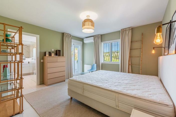 Image No.10-3 Bed Townhouse for sale