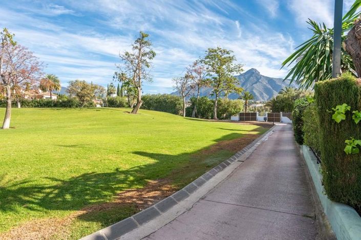 Image No.31-3 Bed Townhouse for sale