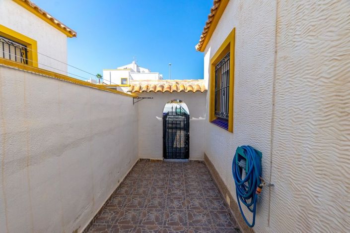 Image No.31-3 Bed Townhouse for sale