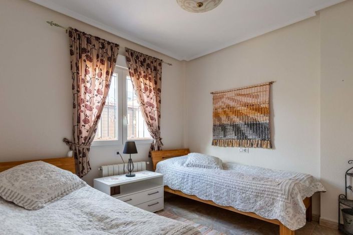 Image No.12-3 Bed Villa for sale