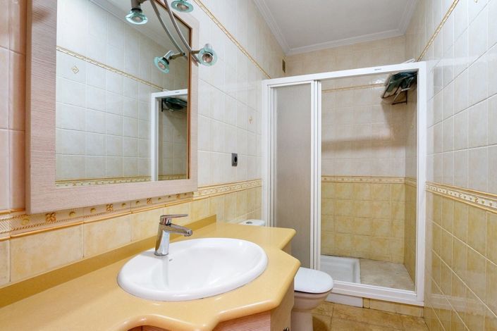 Image No.7-4 Bed Villa for sale