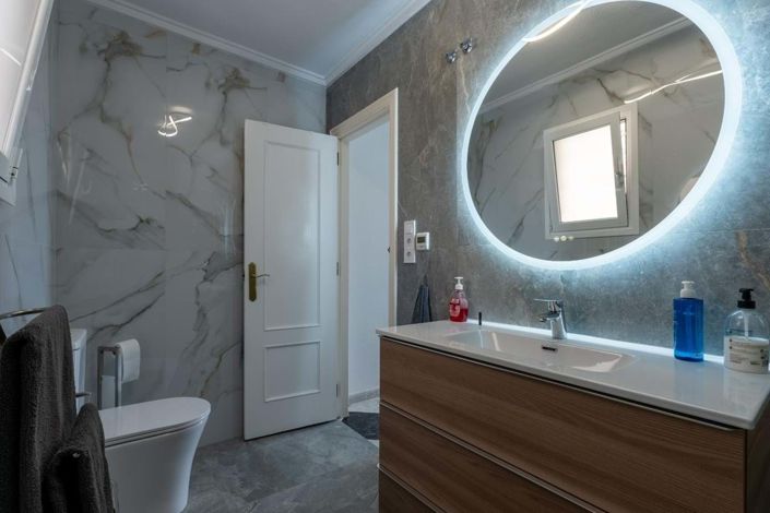 Image No.10-4 Bed Villa for sale