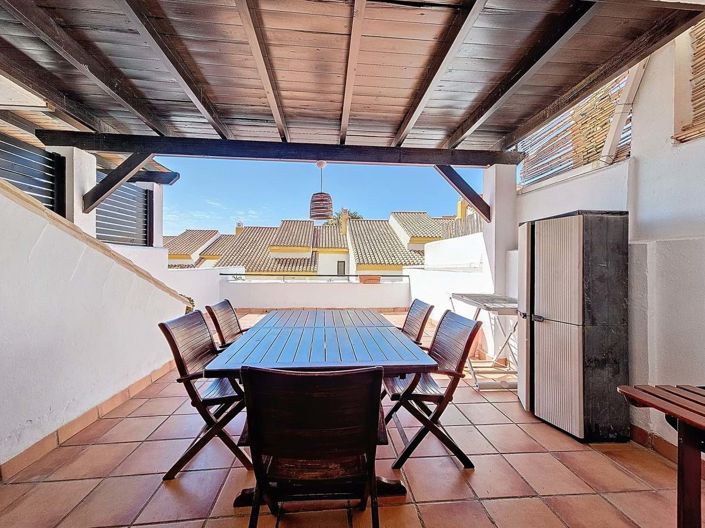 Image No.10-4 Bed Townhouse for sale