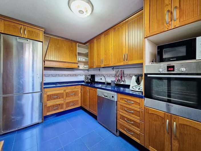 Image No.27-4 Bed Townhouse for sale